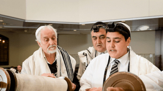 Get to Know Bar Mitzvah Blessings ( + the Right Message for Bar Mitzvah Cards)