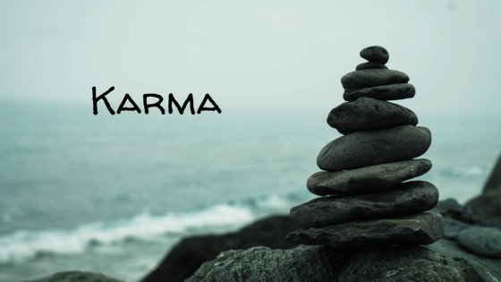 Karma on sitoutunutta energiaa, joka pyrkii tasapainoon.
