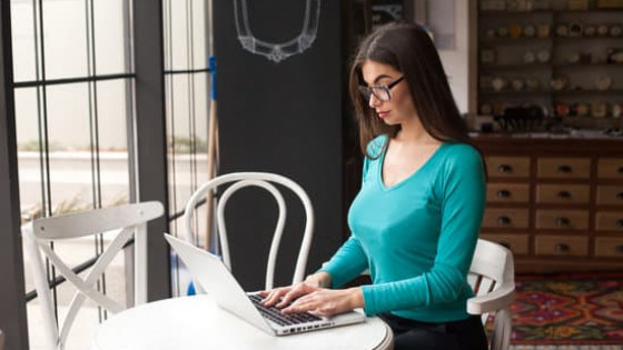 Turn Your Knowledge into Passive Income by Creating Online Courses