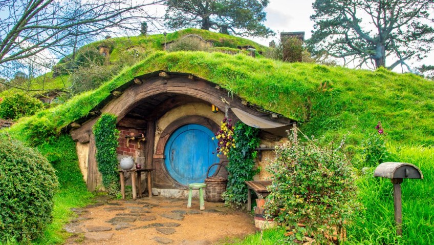 Unit Study: Exploring Tolkien's World: The Hobbit- A 10-Week Unit Study