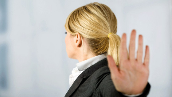 8 Signs of a Toxic/Narcissistic Person -Save Yourself From Abuse