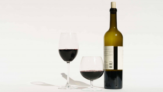 ¿Cómo conservar el vino tinto una vez abierta la botella? | Ecnology