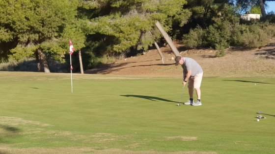 Play better golf with easy yoga – gain power, focus, accuracy, balance and distance