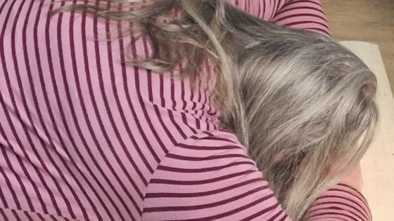 Att andas på mage - en perfekt övning för ökat lugn