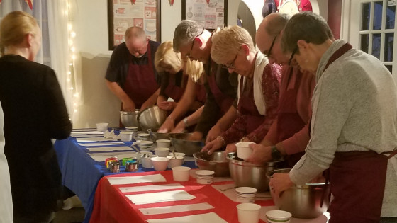 Enhancing Team Dynamics: The Delicious Benefits of Food-Centric Team Building