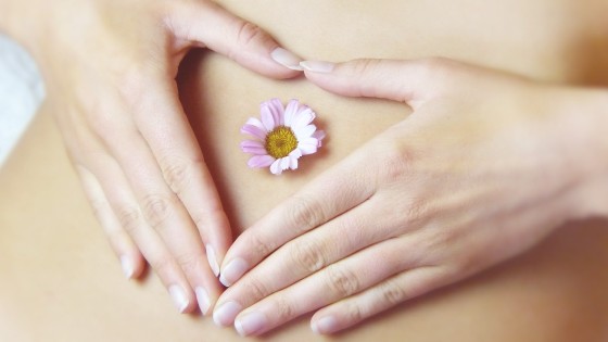 Vaihdevuodet ja vatsan turvotus- estrogeenin ja estrobolomin merkitys